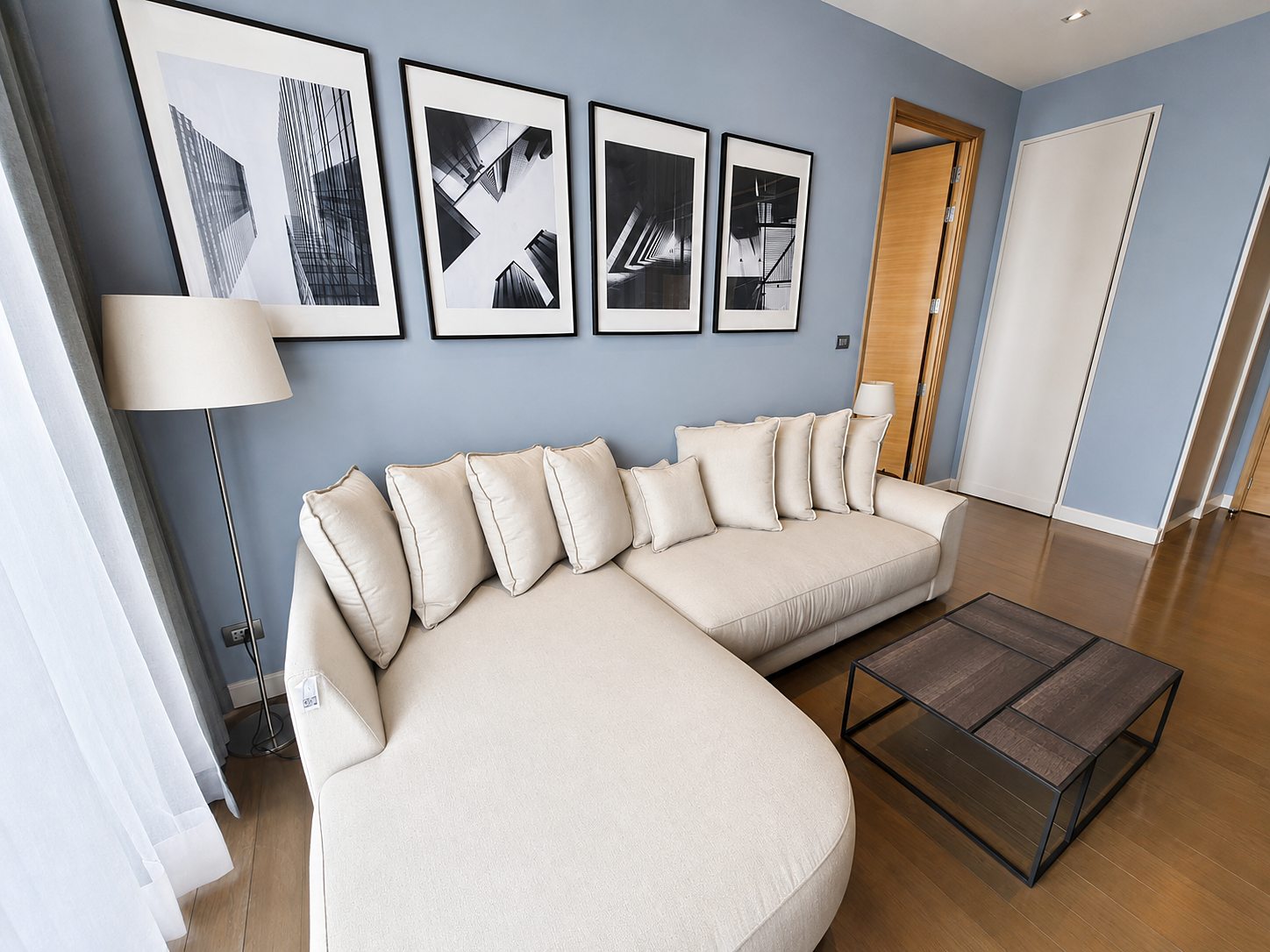 Magnolias Boulevard Ratchadamri: Living room seating