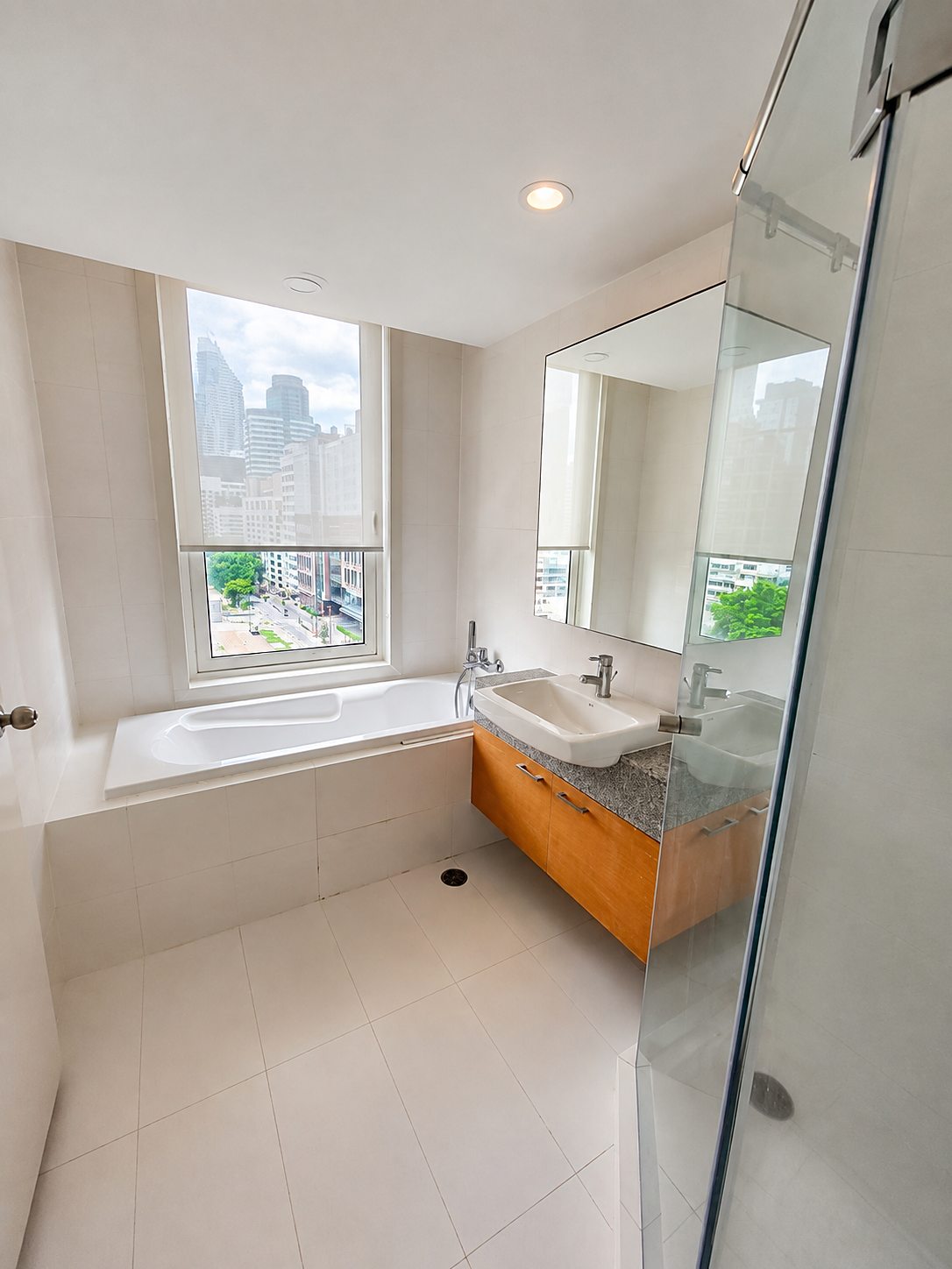 Manhattan Chidlom: Bathroom