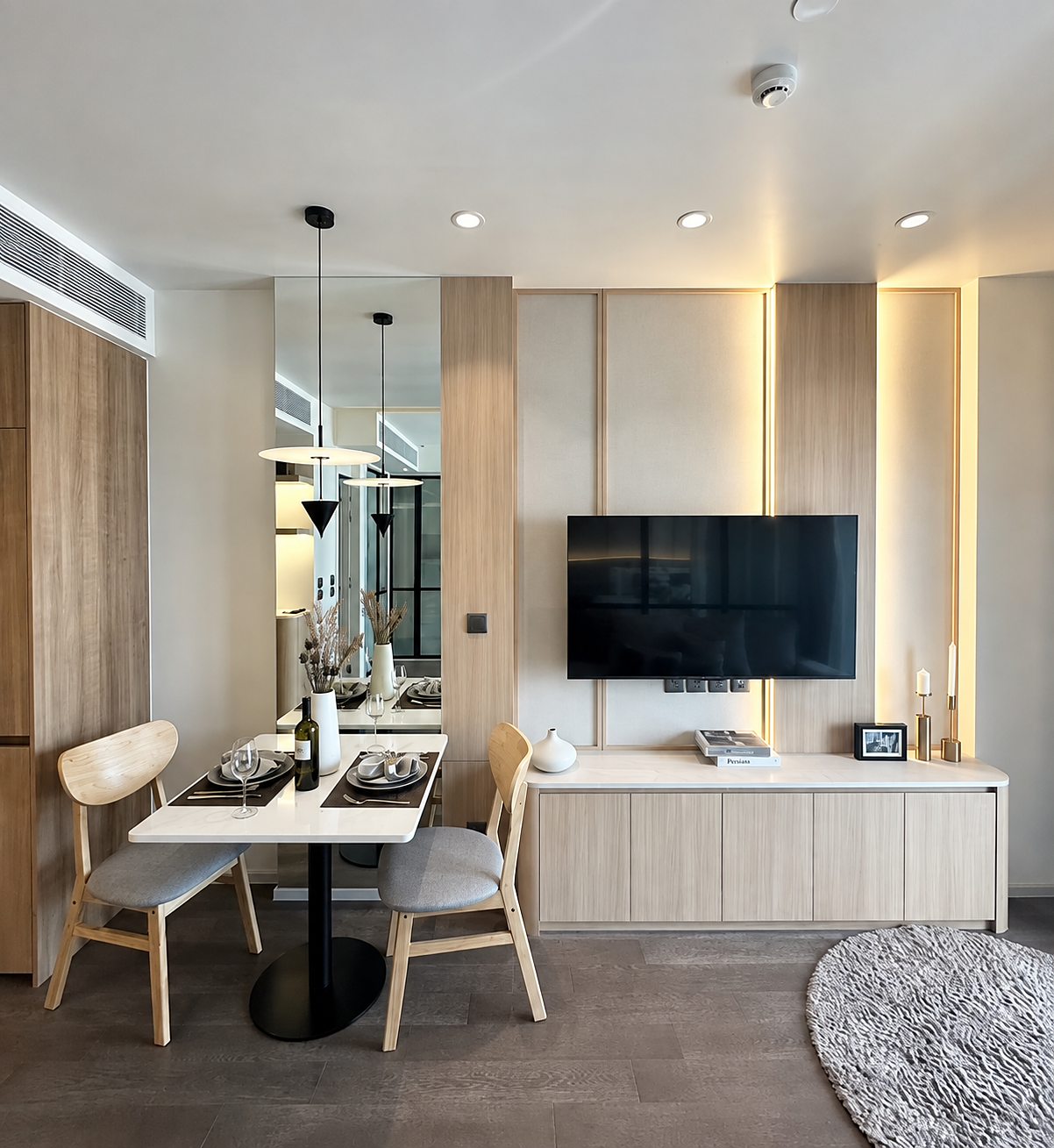 MUNIQ Sukhumvit 23: Dining area