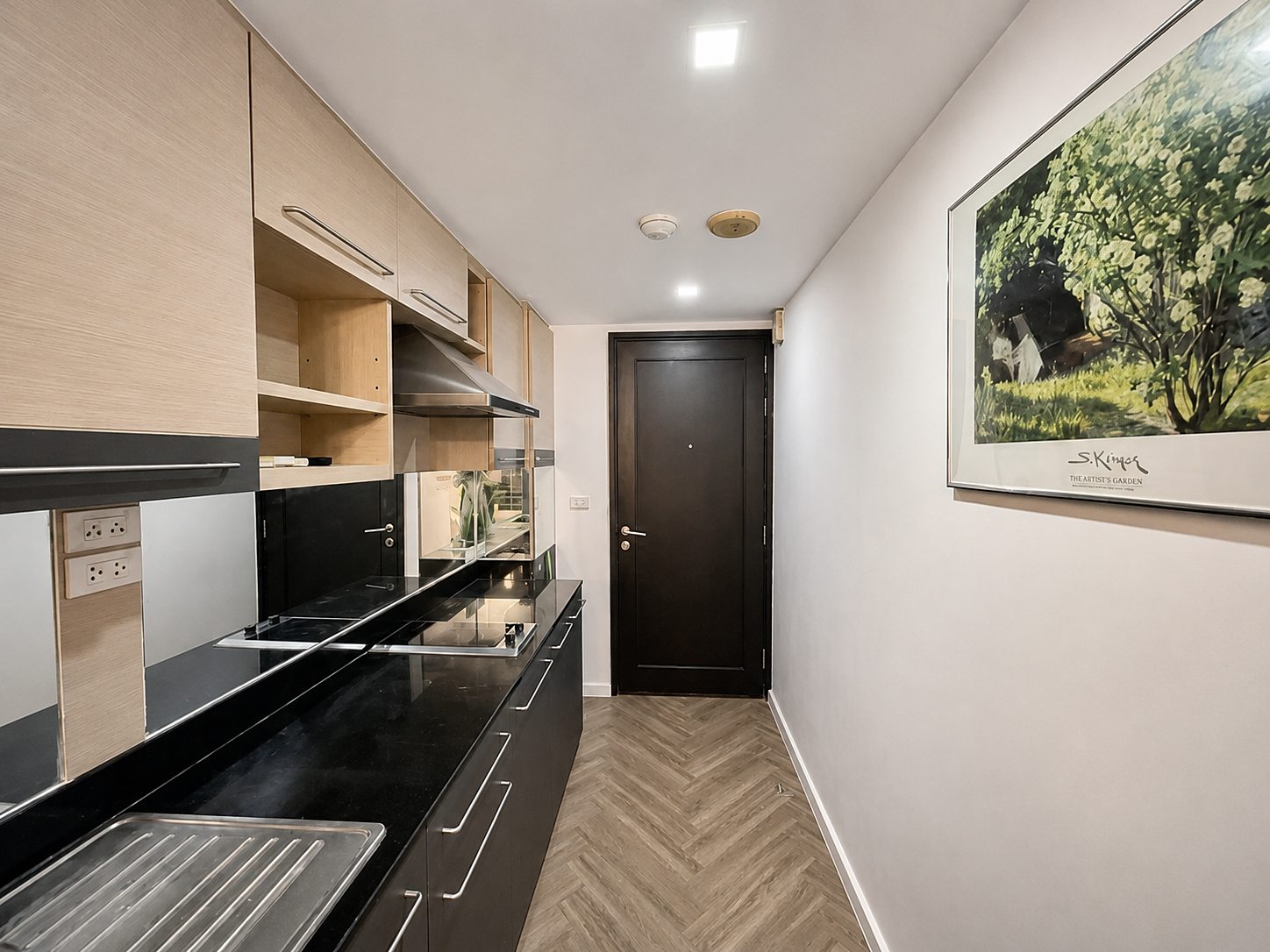 Noble Ambience Sarasin: Kitchen