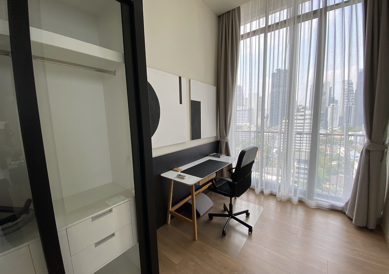 Noble Around 33: Study room
