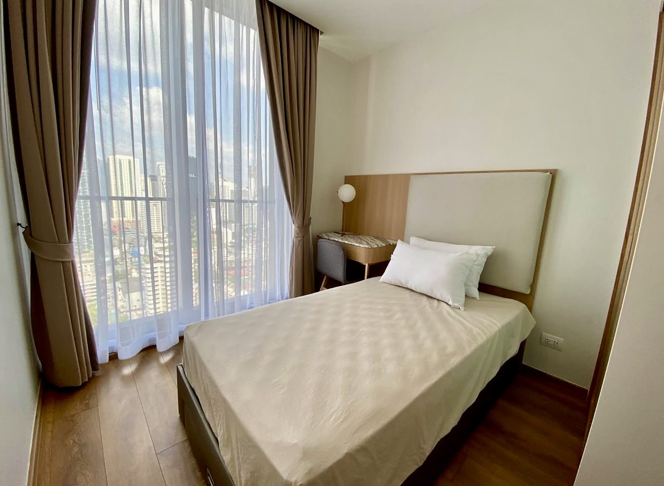 Noble BE33: Second bedroom