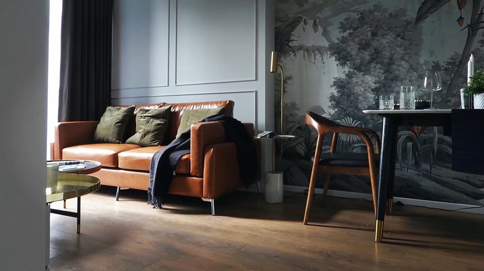 Noble BE33: Living room