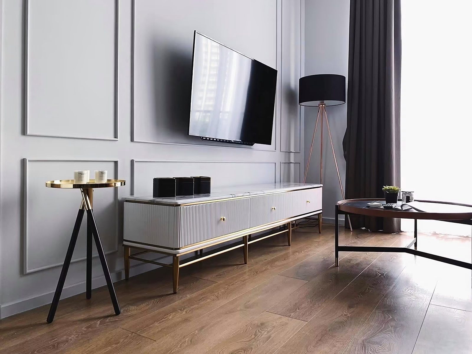 Noble BE33: Living area