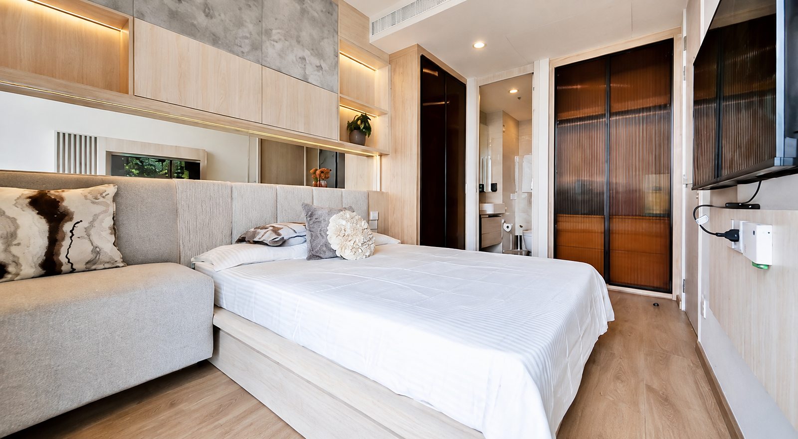 Noble Form Thonglor: Second bedroom