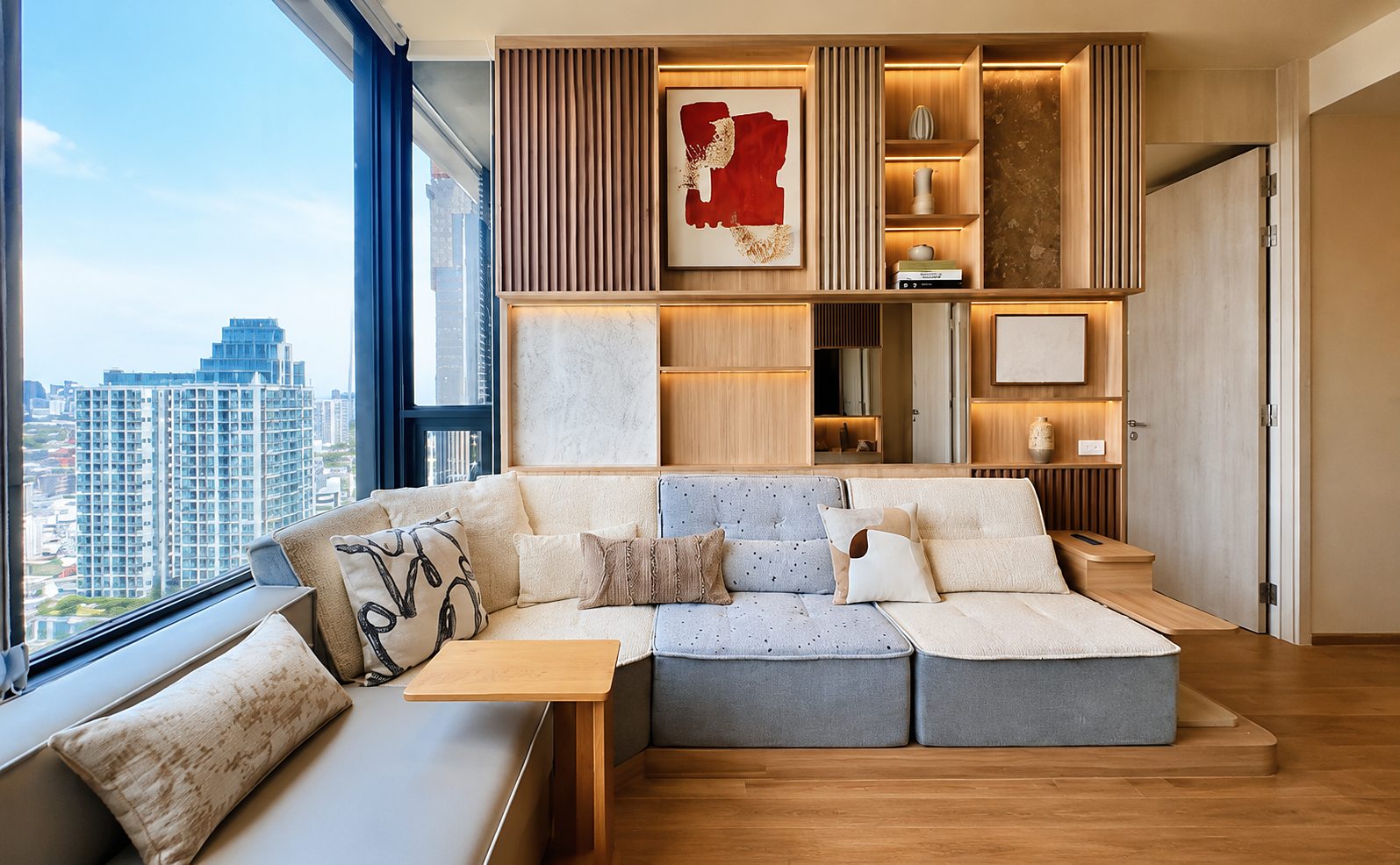 Noble Form Thonglor: Living room