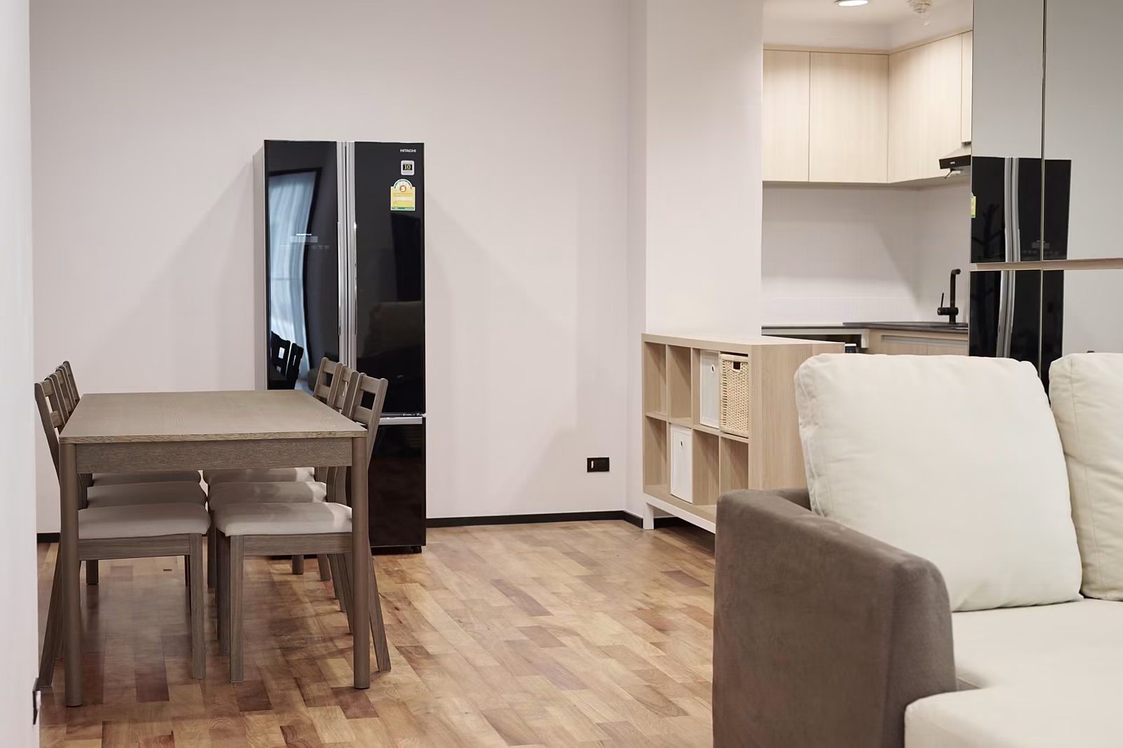 Noble Ora: Dining area