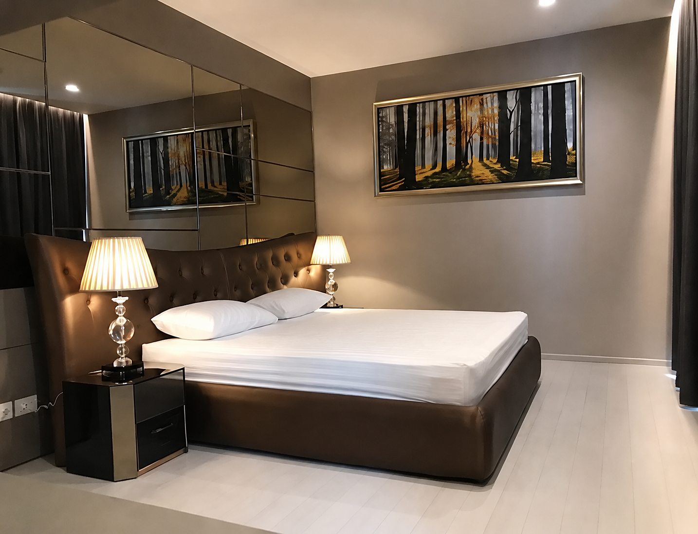 Noble Ploenchit: Master bedroom