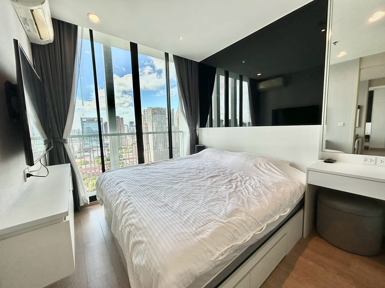 Noble Recole Sukhumvit 19: Second bedroom