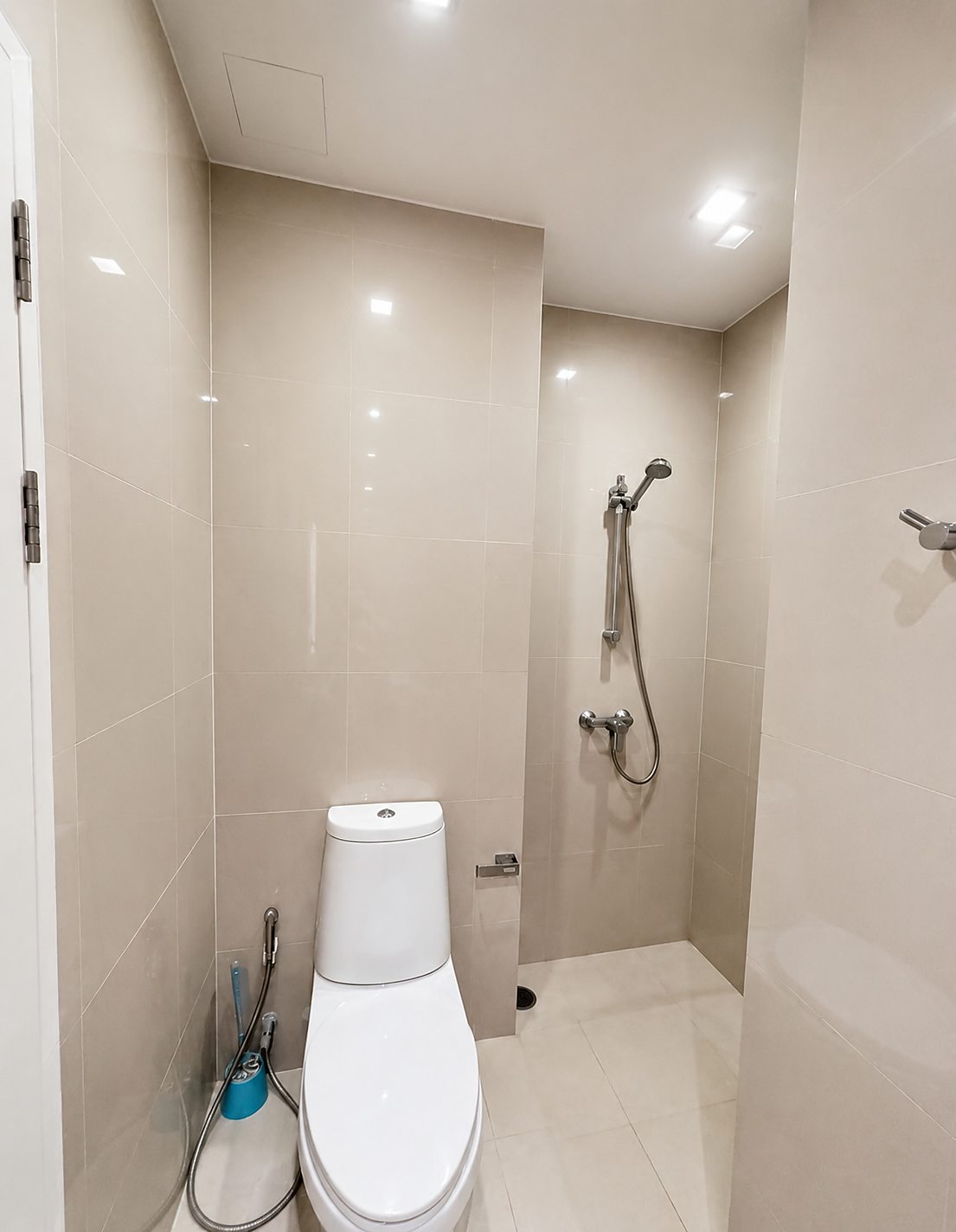 Noble Refine Sukhumvit 26: Shower room