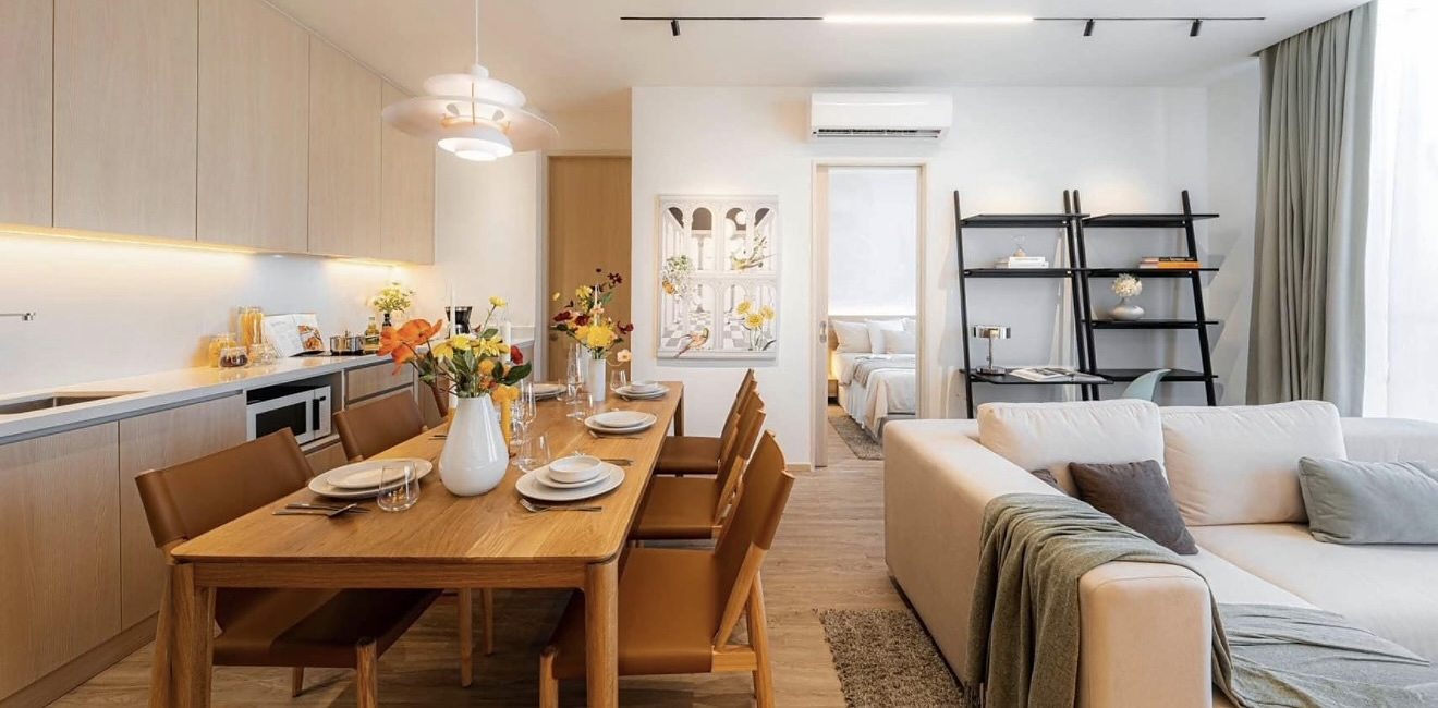 Noble State Sukhumvit 39: Living, dining and kitchen [show unit]