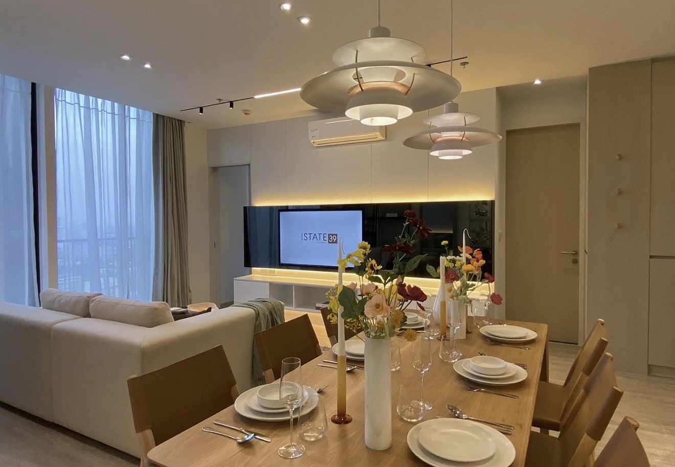 Noble State Sukhumvit 39: Dining area [show unit]