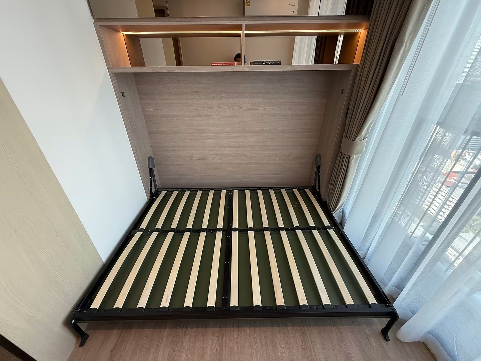 Noble State Sukhumvit 39: Fold-down wall bed