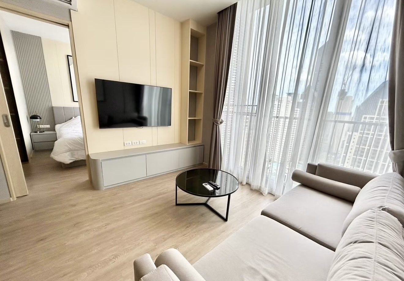 Noble State Sukhumvit 39: Living room