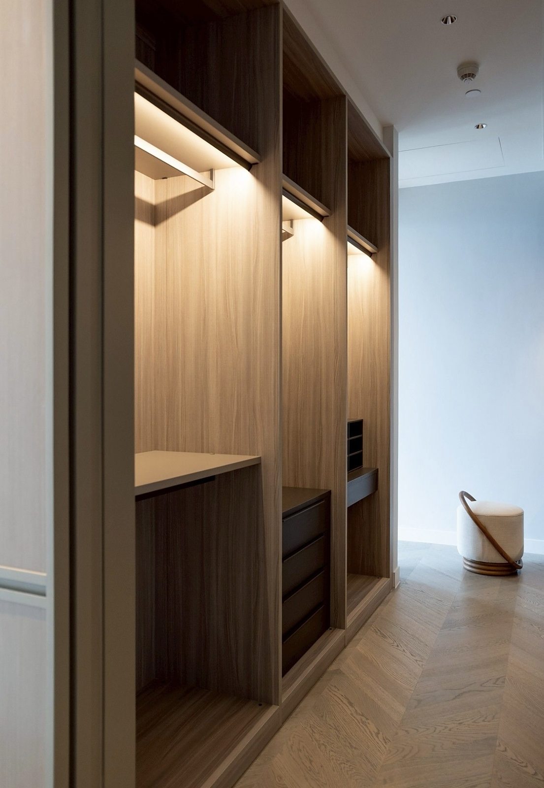 ONE89 Wireless (One Bangkok): Walk-in wardrobe