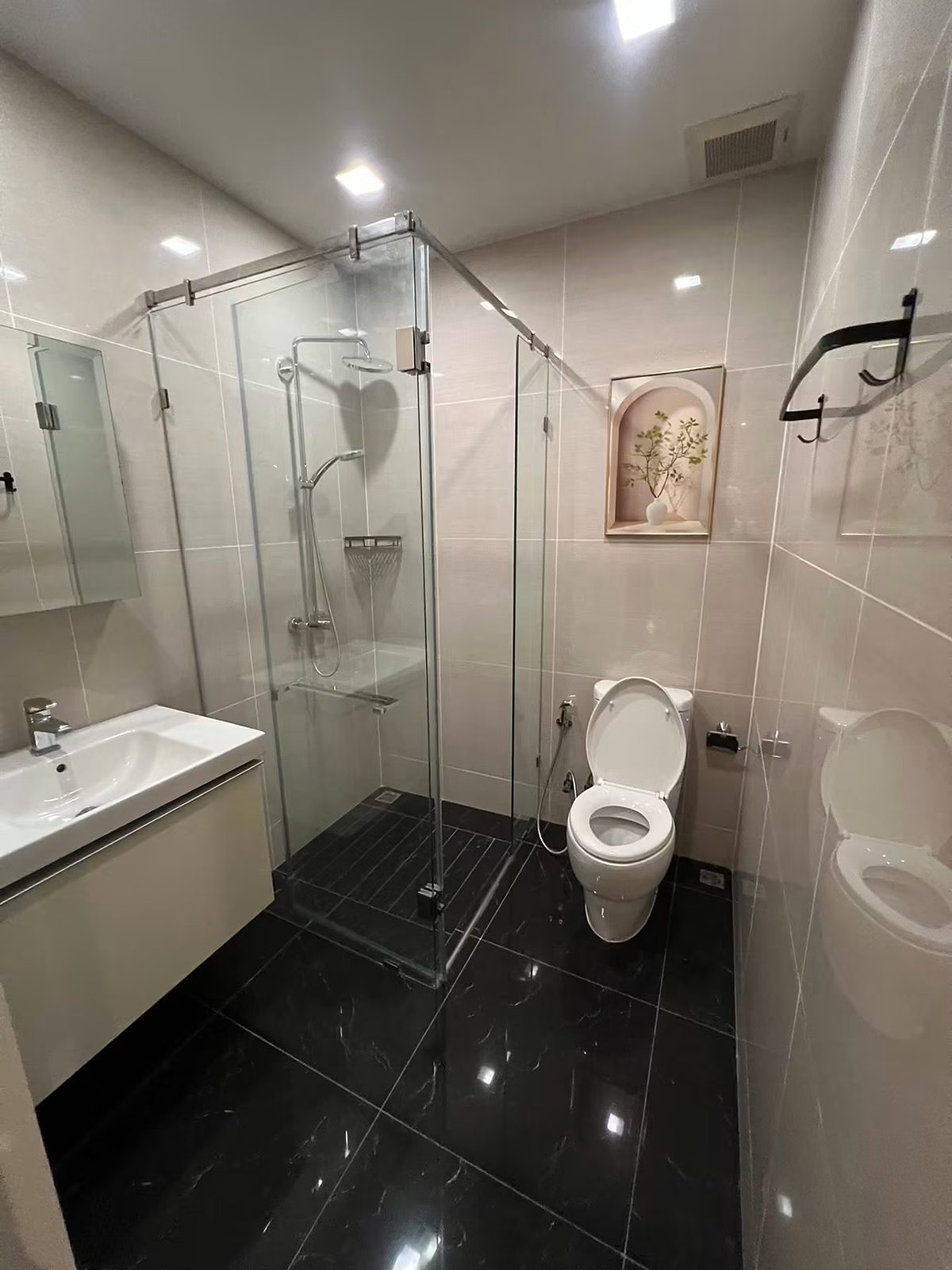 Park Origin Phrom Phong: Bathroom