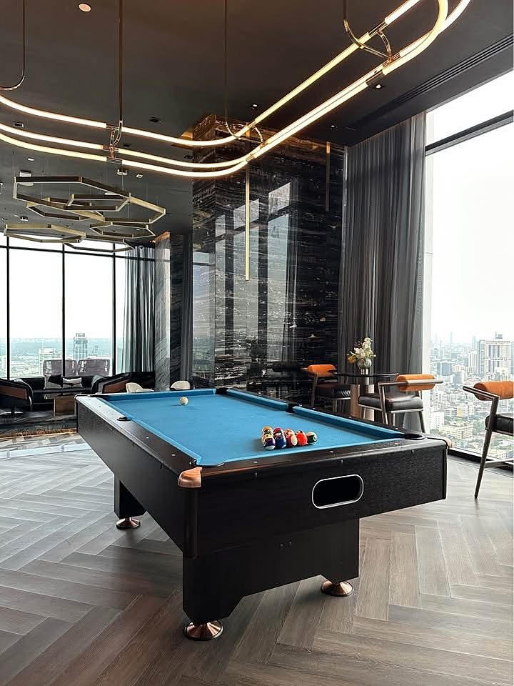 Park Origin Thonglor: Billiards lounge [low resolution]
