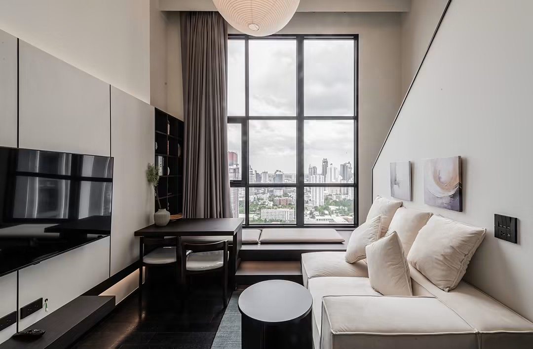 Park Origin Thonglor: Living room