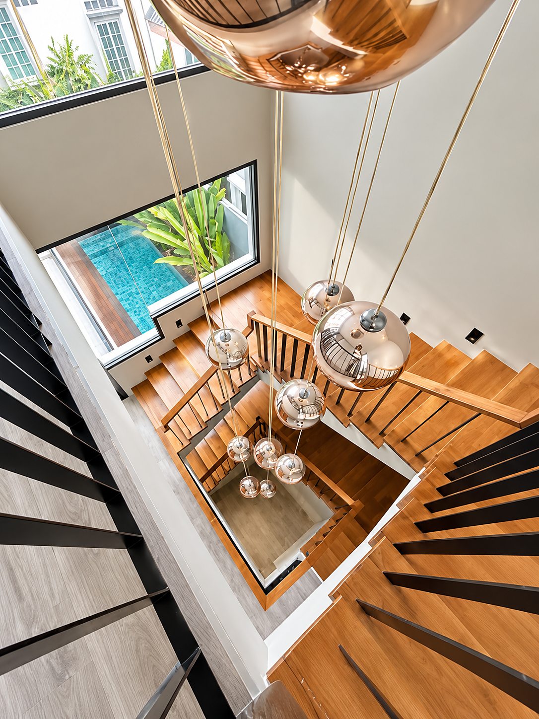 Private Pool Villa Sukhumvit 39: Staircase