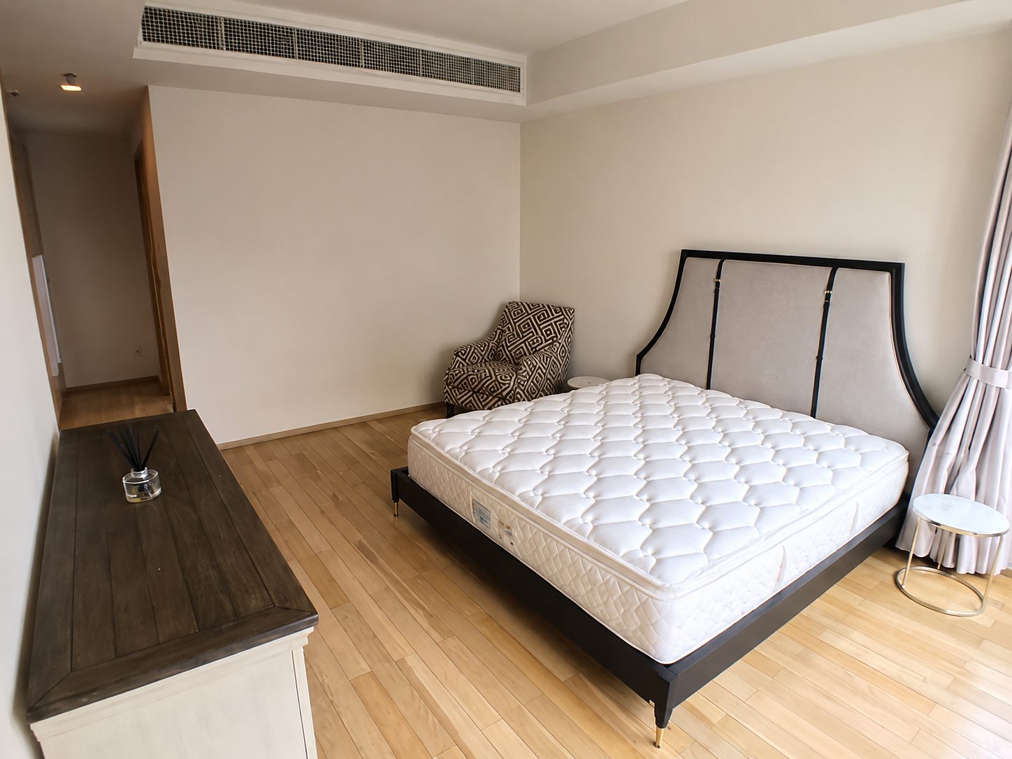 Prive by Sansiri: Master bedroom