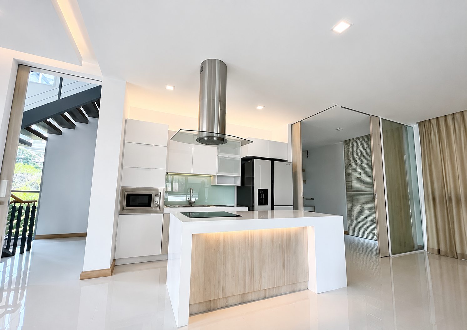 3-Storey Private Pool House ซอยศูนย์วิจัย: Kitchen