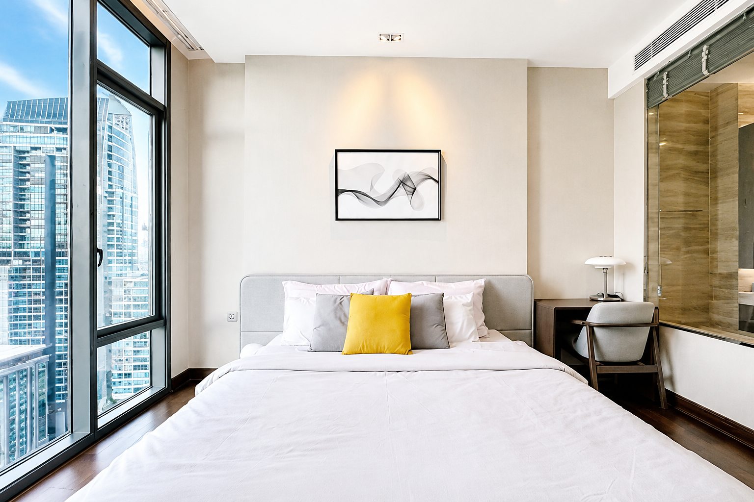 Q1 Sukhumvit: Master bedroom