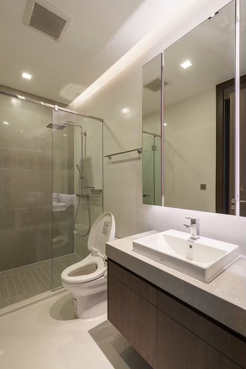 Q1 Sukhumvit: Bathroom