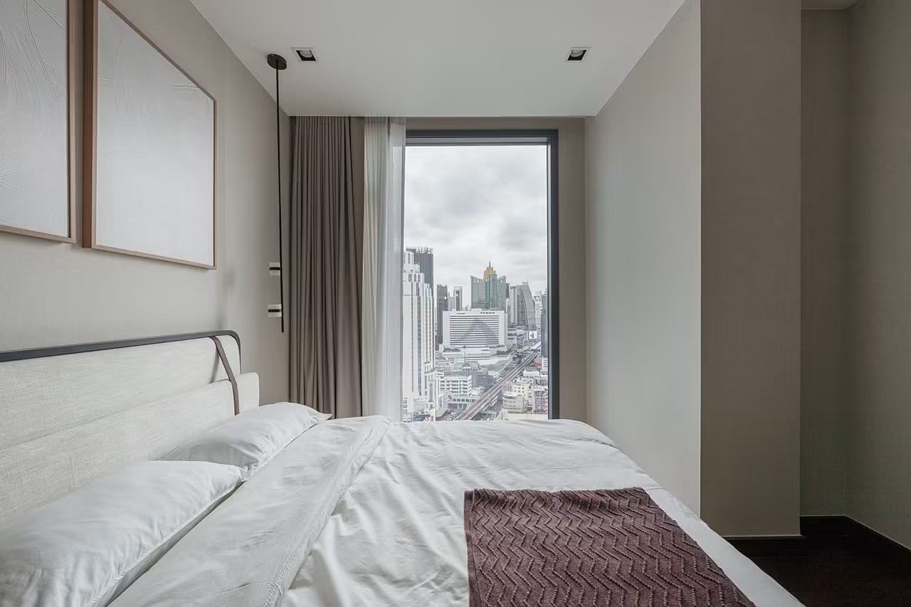 Q1 Sukhumvit: Bedroom city view