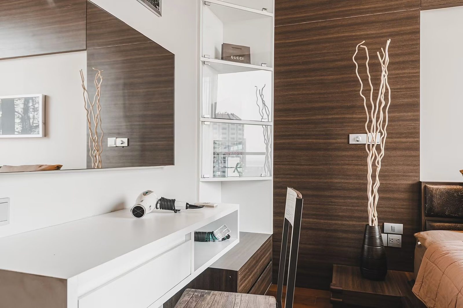 Quattro by Sansiri: Vanity desk