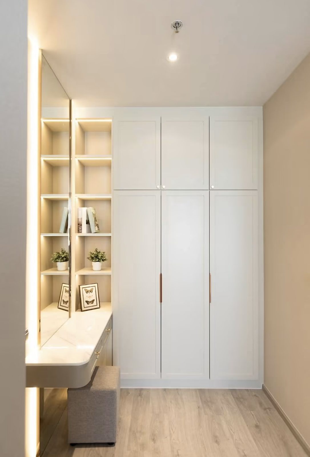 Rhythm Ekkamai Estate: Wardrobe and dressing table [show unit]
