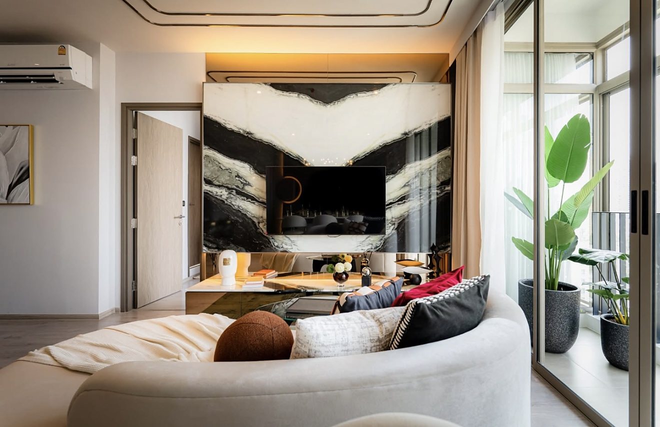 Rhythm Ekkamai Estate: Living room [show unit]