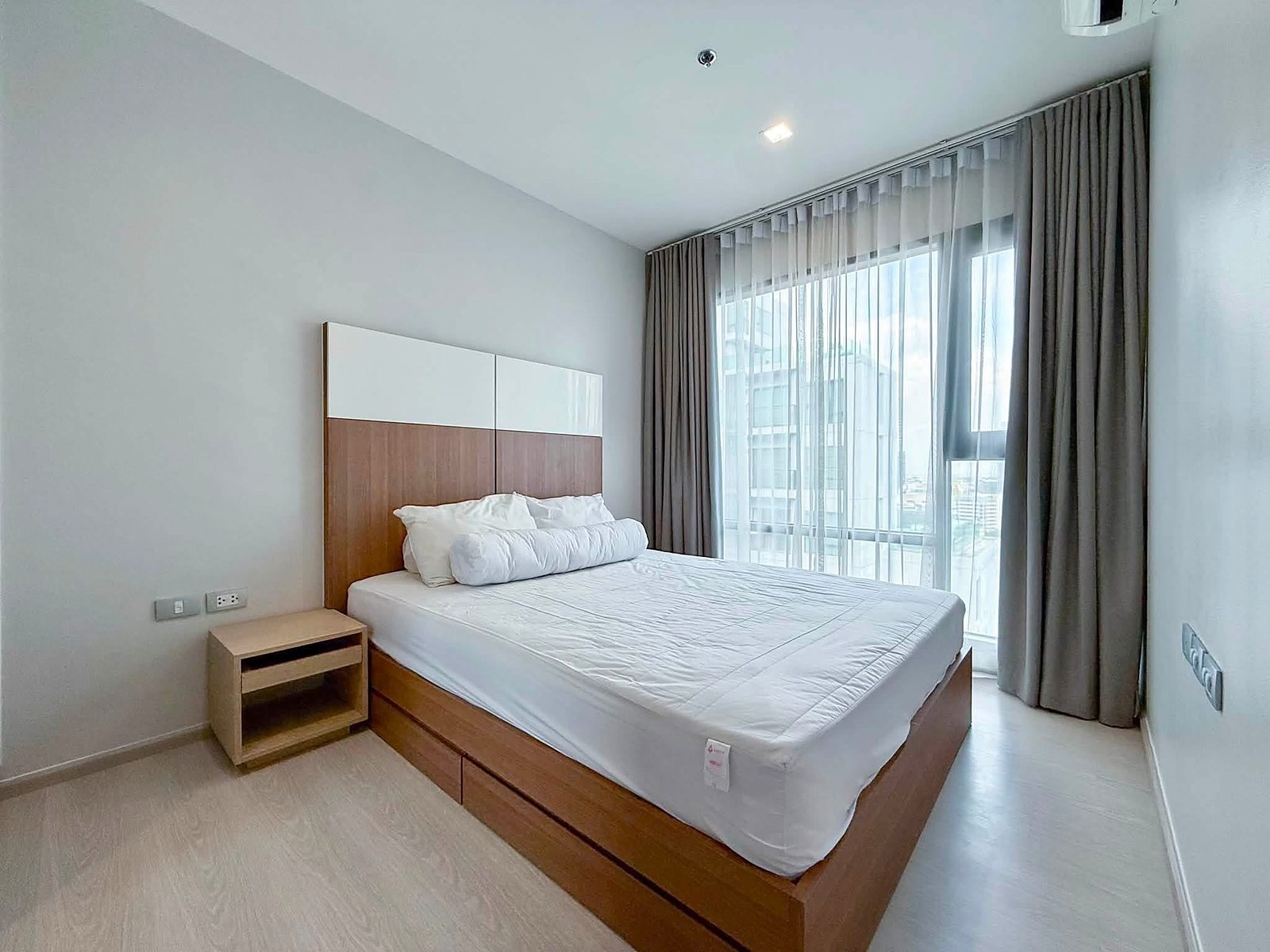 Rhythm Sukhumvit 36-38: Second bedroom