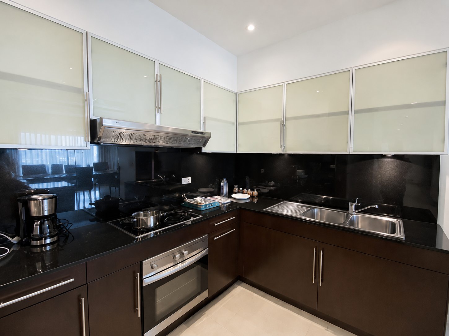 Royal Residence Park: Kitchen