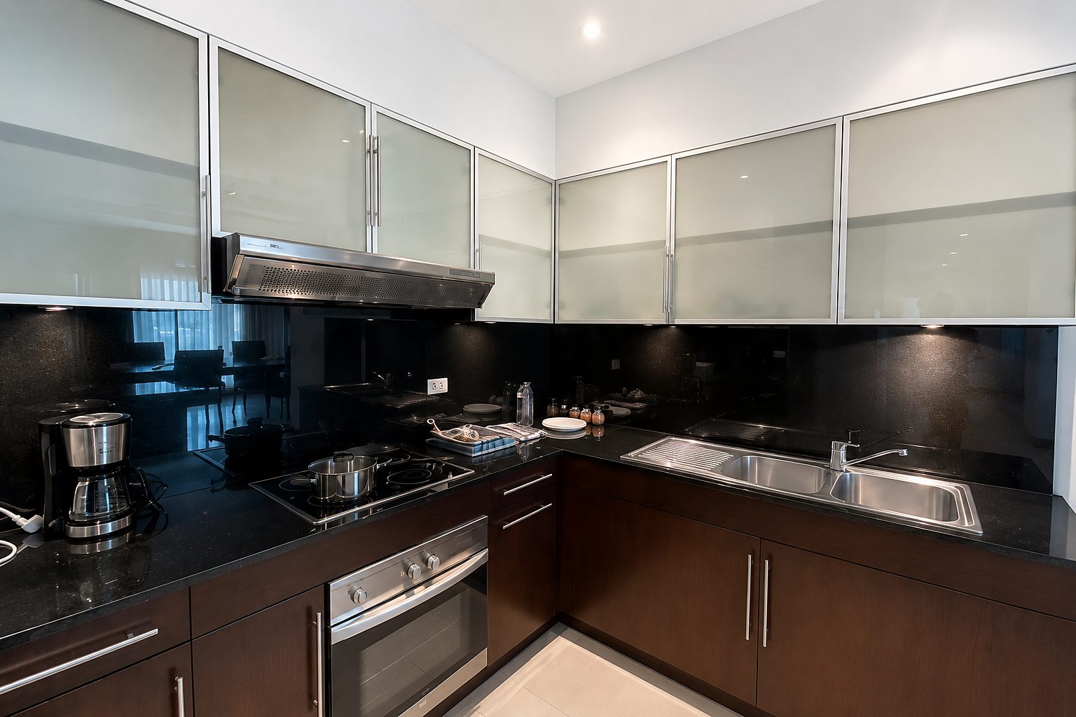 Royal Residence Park: Kitchen