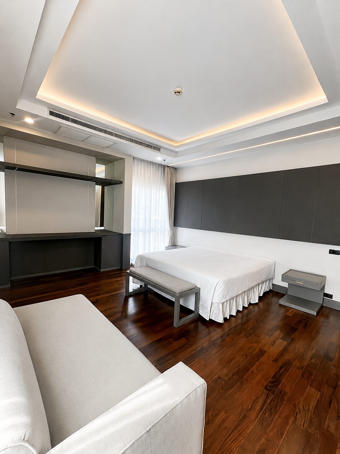 Royal Residence Park: Master bedroom