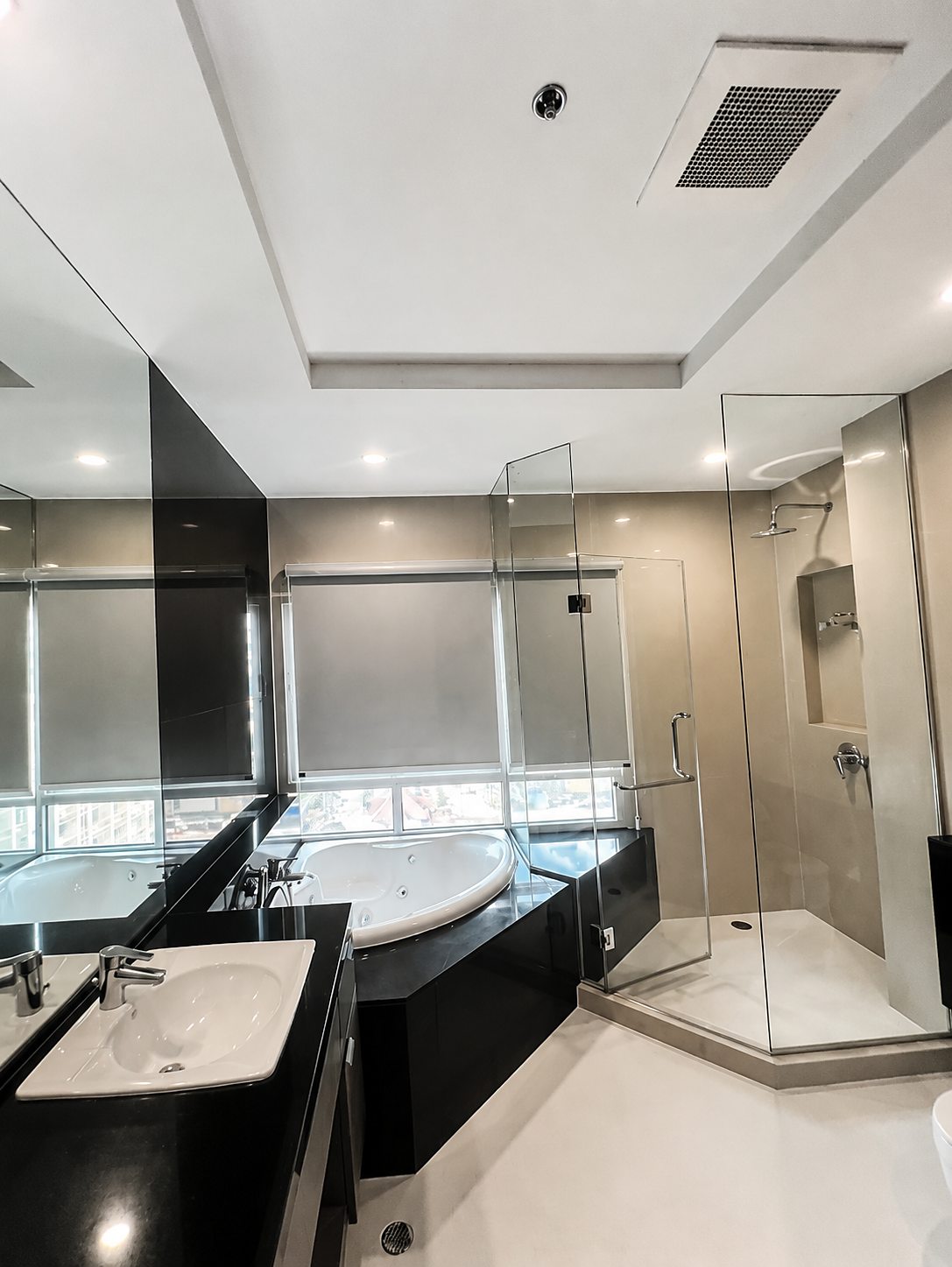 Royal Residence Park: Bathroom