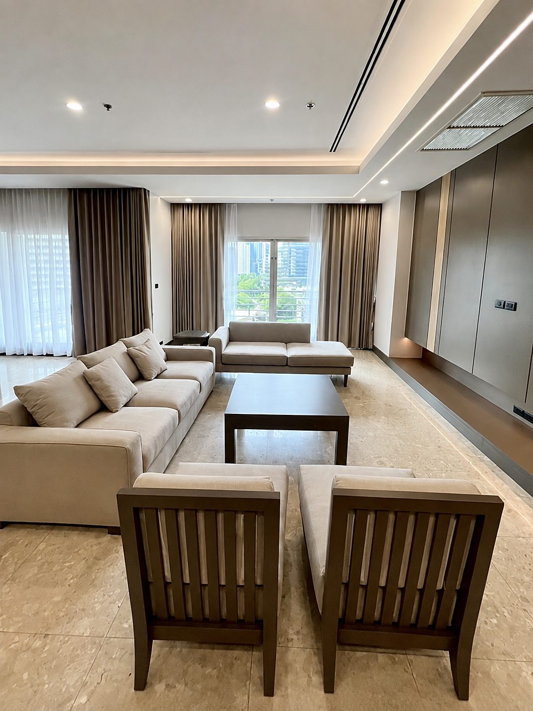 Royal Residence Park: Living room
