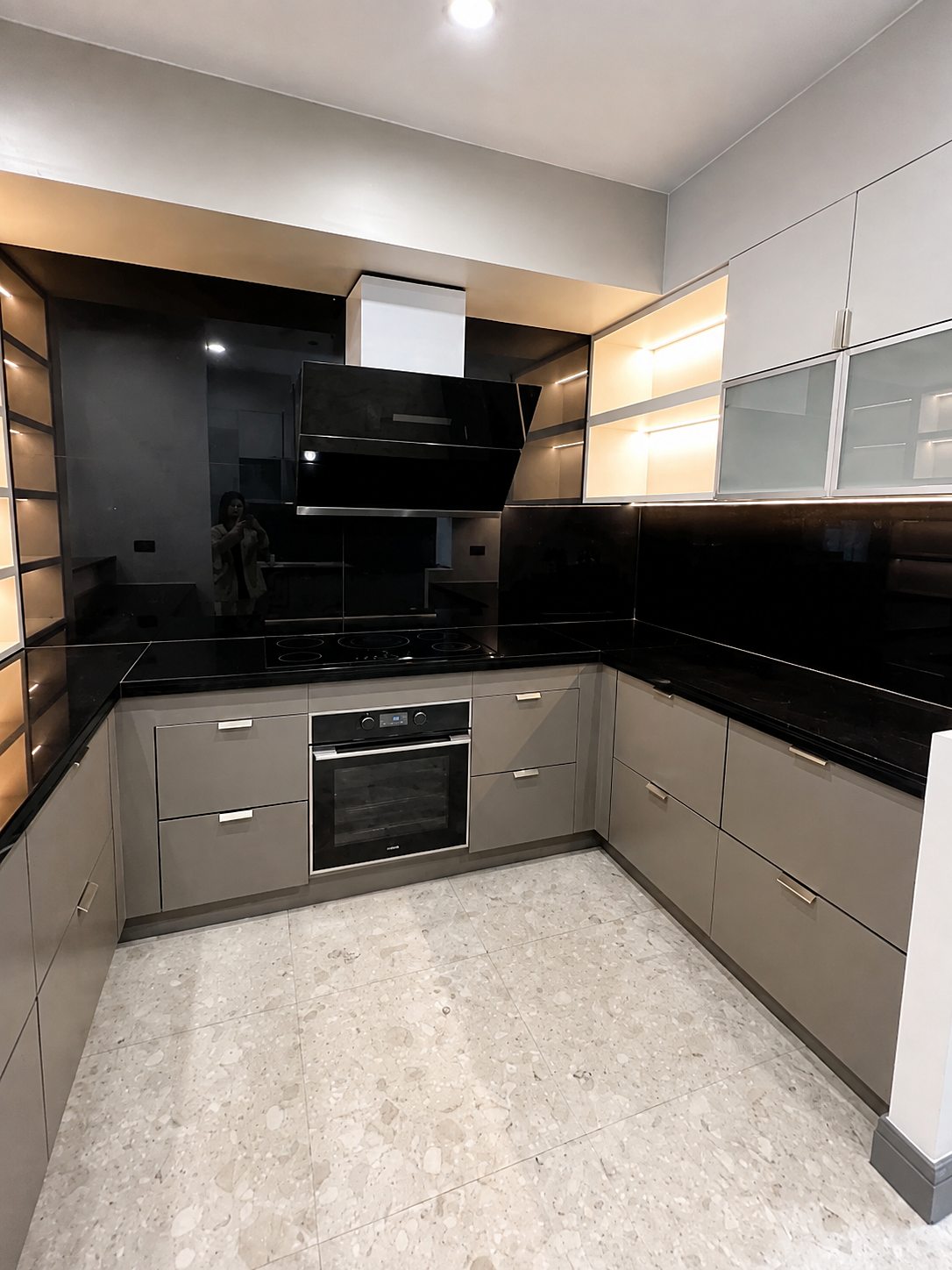 Royal Residence Park: Kitchen