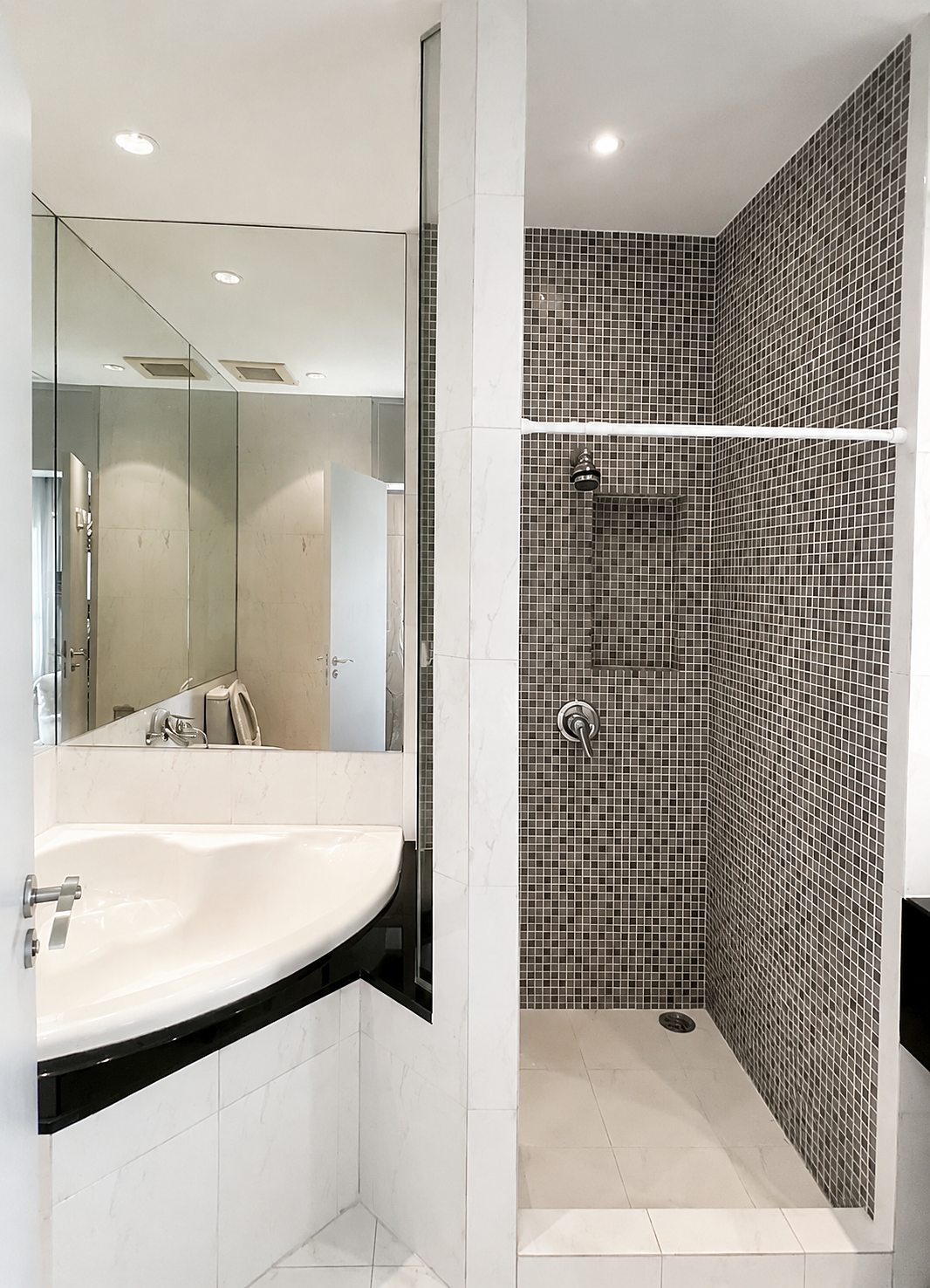 Royal Residence Park: Bathroom