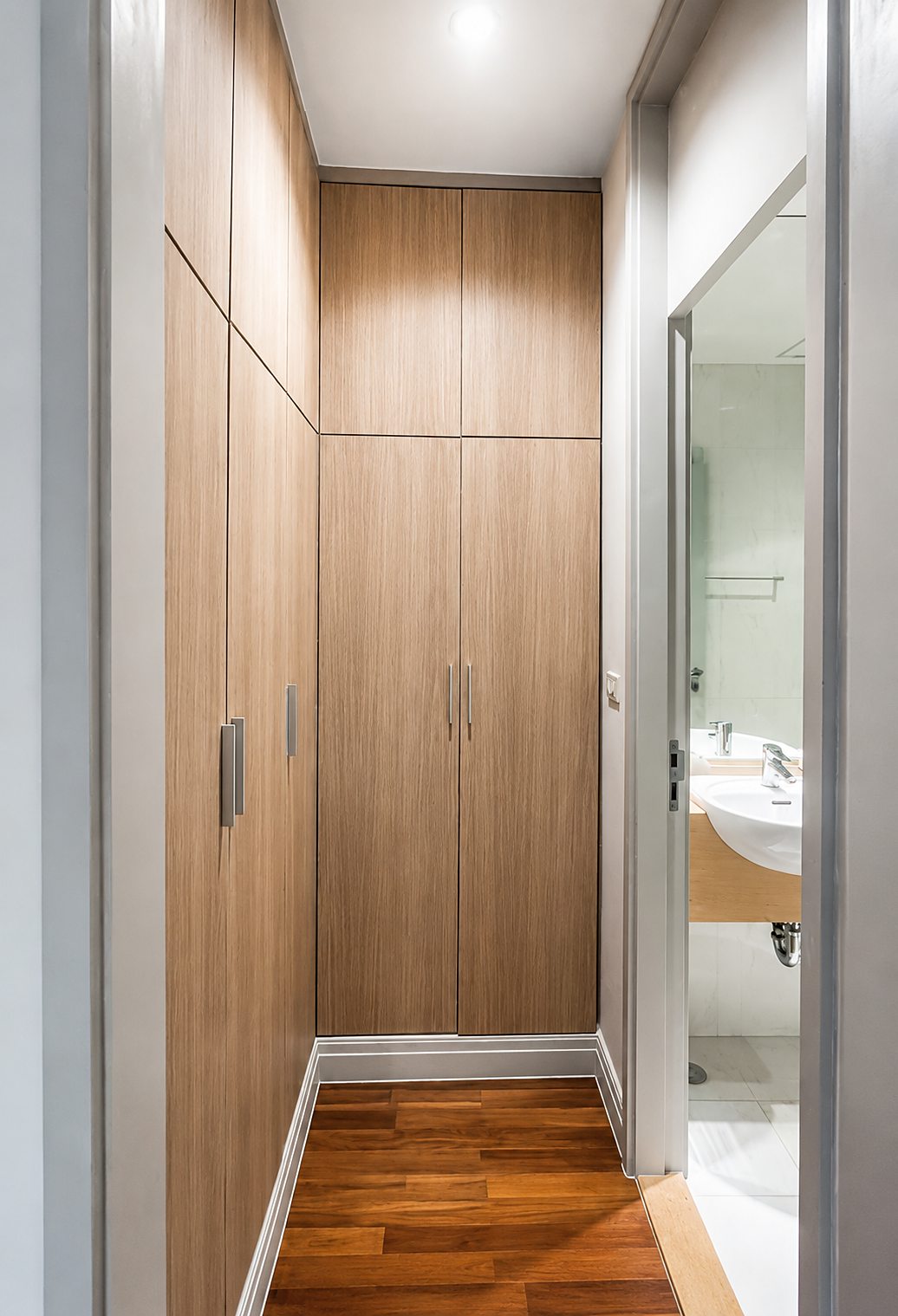 Royal Residence Park: Wardrobe corridor