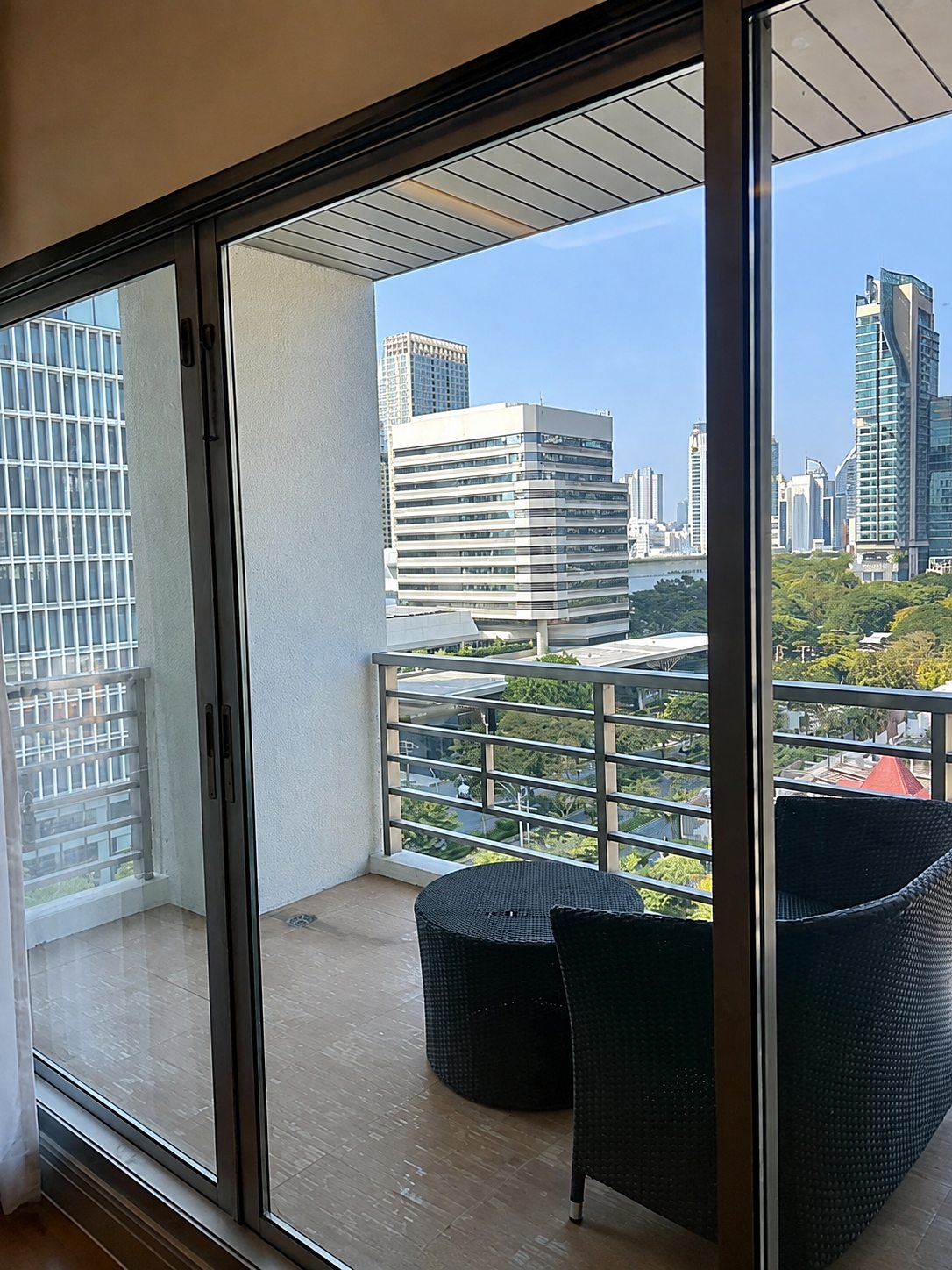Royal Residence Park: Balcony with city view
