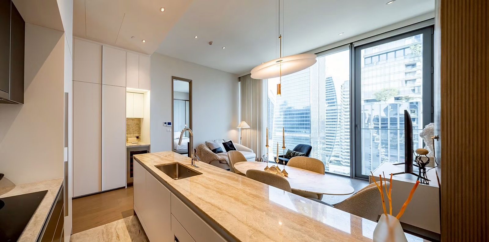 SCOPE Langsuan: Kitchen and dining area