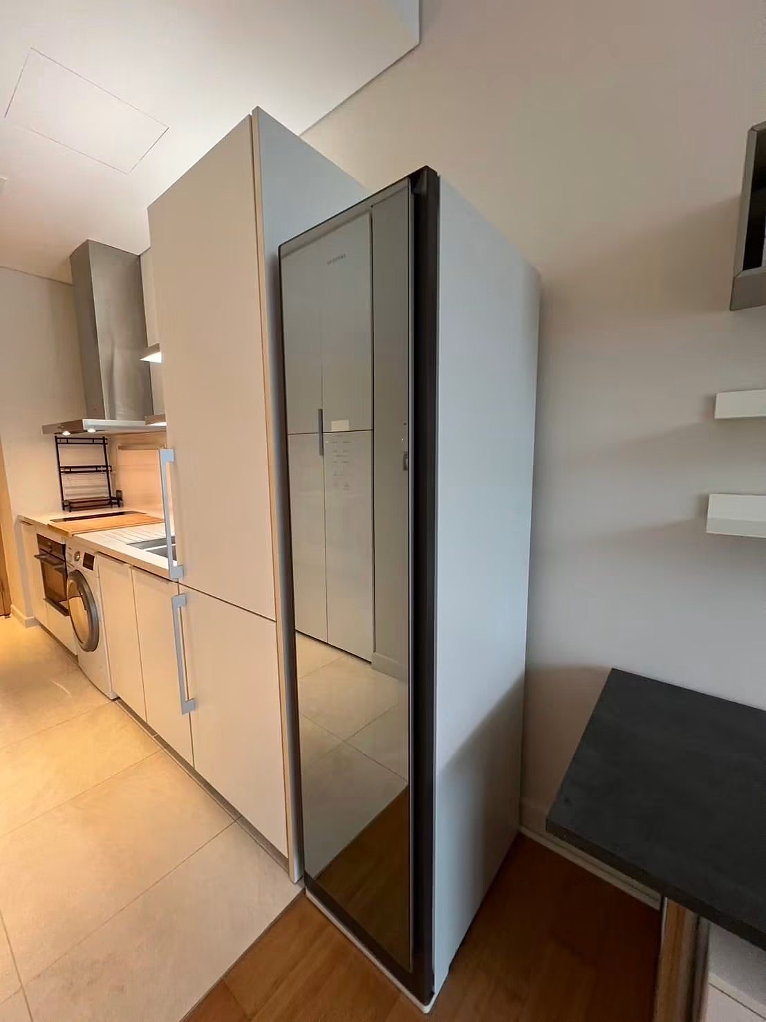 Sindhorn Residence: Kitchen