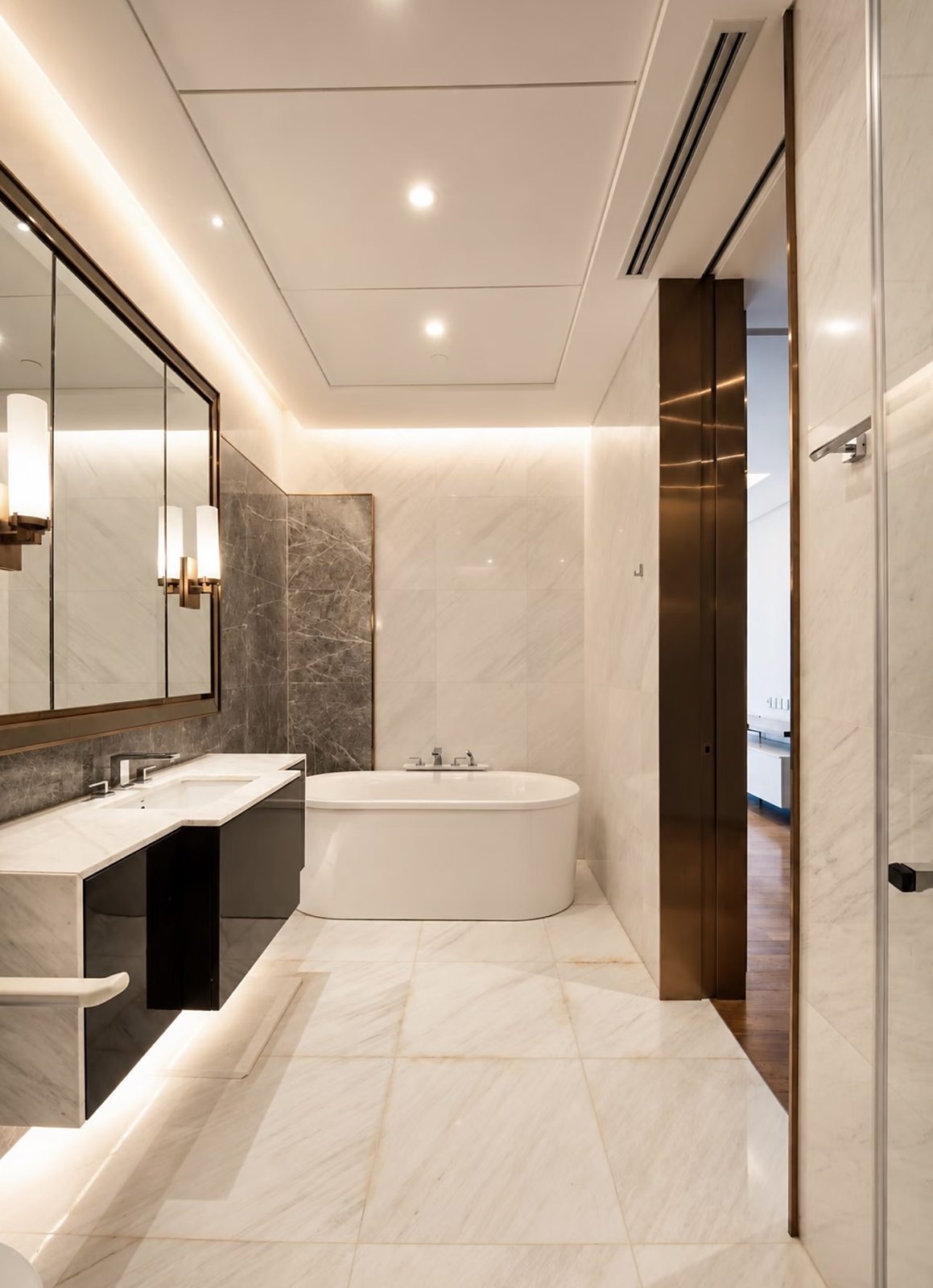 Sindhorn Tonson: Master bathroom