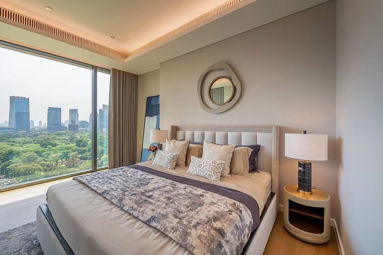 Sindhorn Tonson: Bedroom