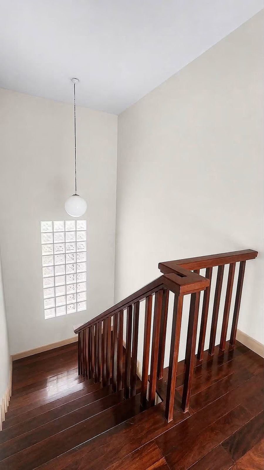 Single House Sukhumvit 49/14: Staircase
