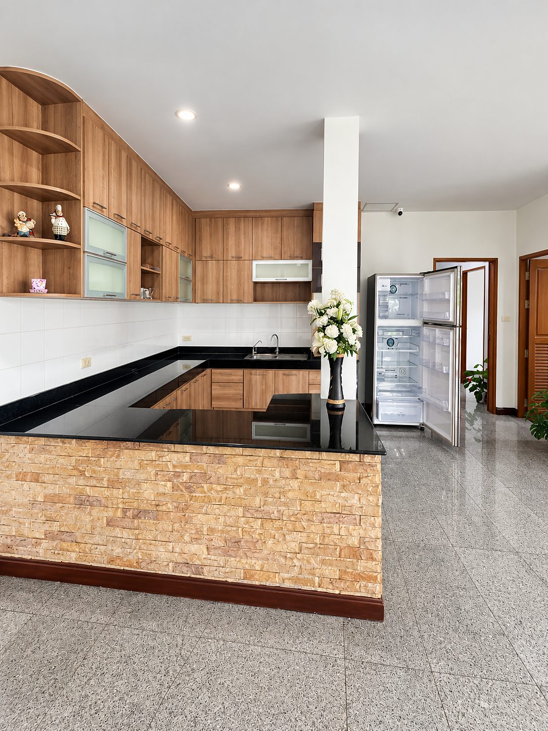 Sukhumvit 107 (Bearing) · Pool Villa: Kitchen