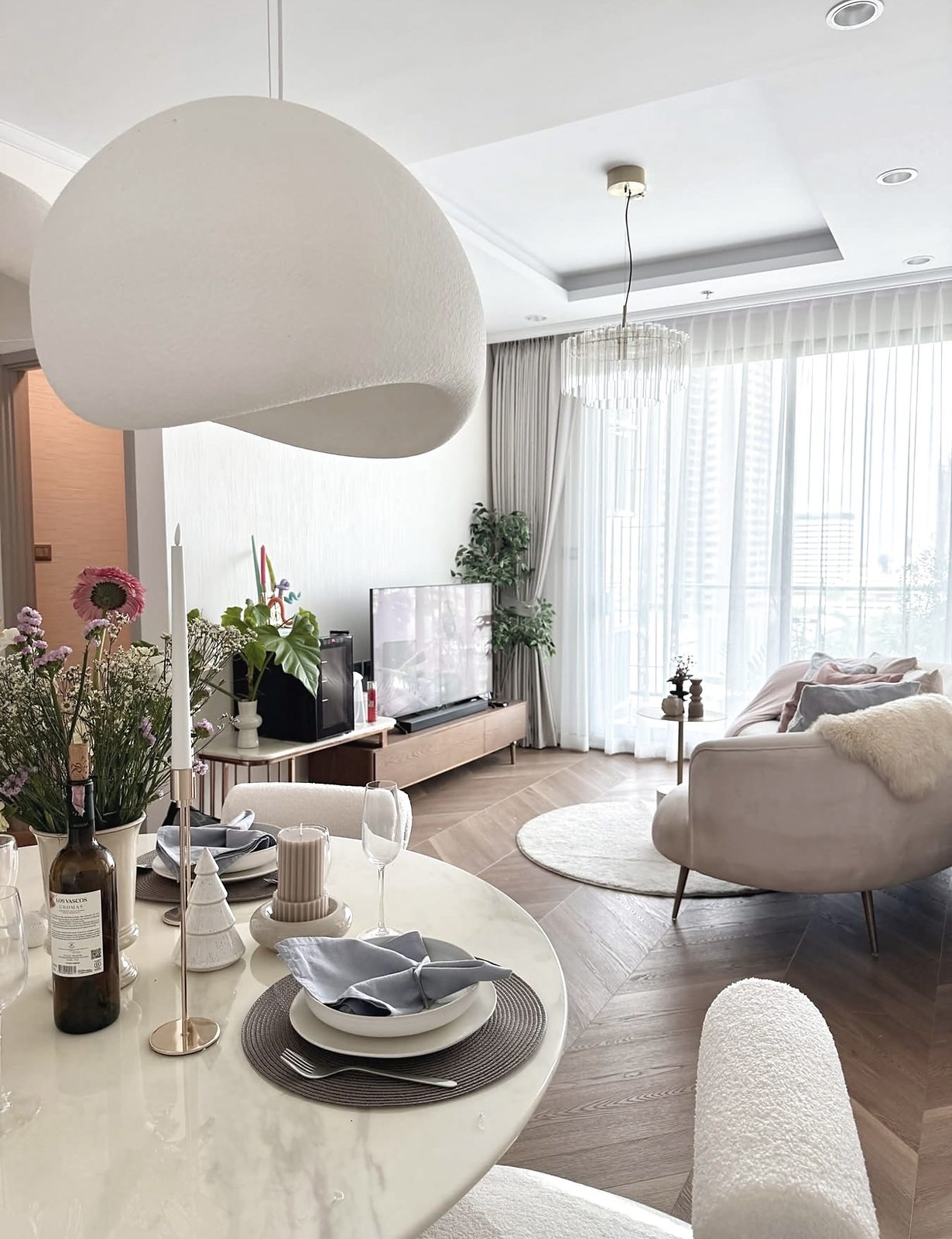 Supalai Oriental Sukhumvit 39: Dining and living area