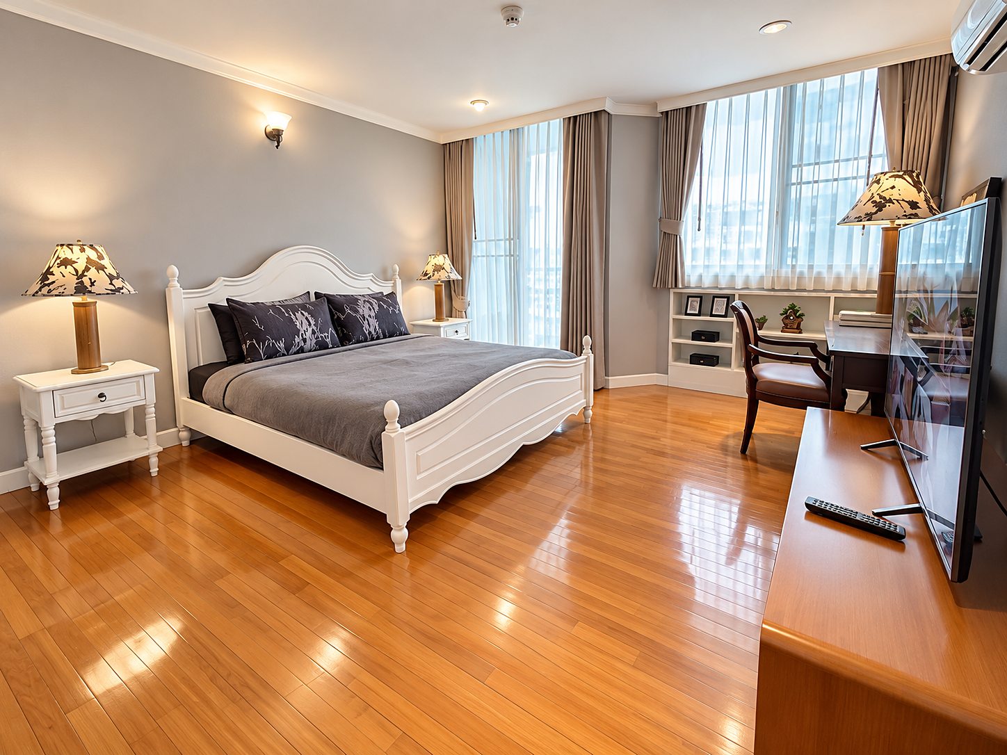 Supalai Place Sukhumvit 39: Master bedroom