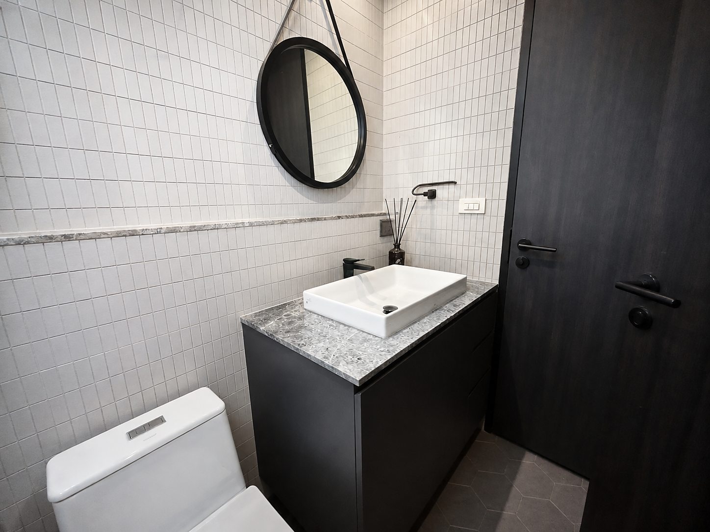 The Address Chidlom: Bathroom